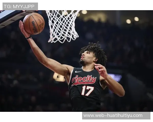 谢顿夏普表现出色18投9中砍下25分助力球队内外开花三分球命中率高达50 谢顿夏普表现出色18投9中砍下25分助力球队内外开花三分球命中率高达50